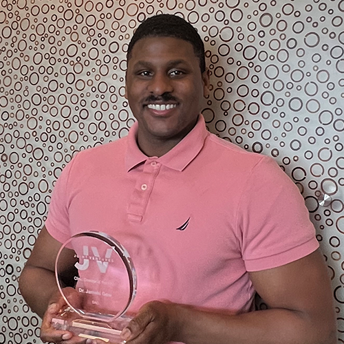 JV Award 2022 Dr. Jamahl Gow